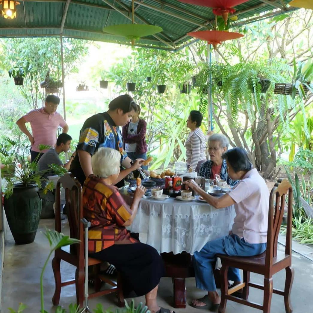 Baan Sithepaban Guesthouse Phitszanulok Kültér fotó